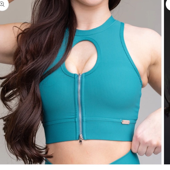 Cute emrald green workout set - Picture 4 of 4